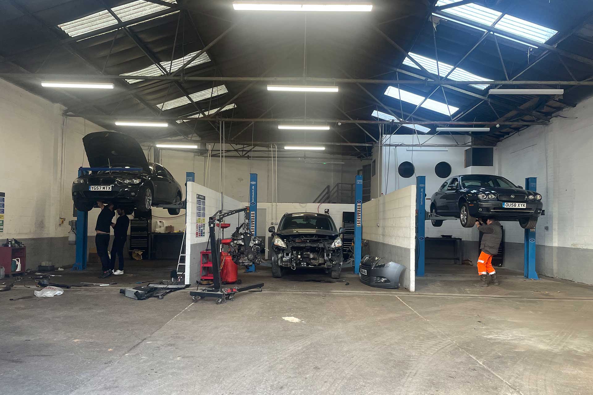 Car Servicing & Repairs in Oldham | Car Servicing Packages in Oldham 